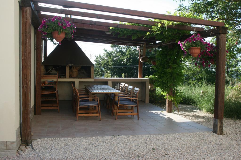 B&B La Fenice Montegridolfo Buitenkant foto